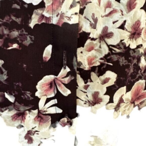 NWT Cupcakes and Cashmere | Women's Jerrin Floral-Print Blouse Size Medium - Picture 10 of 14